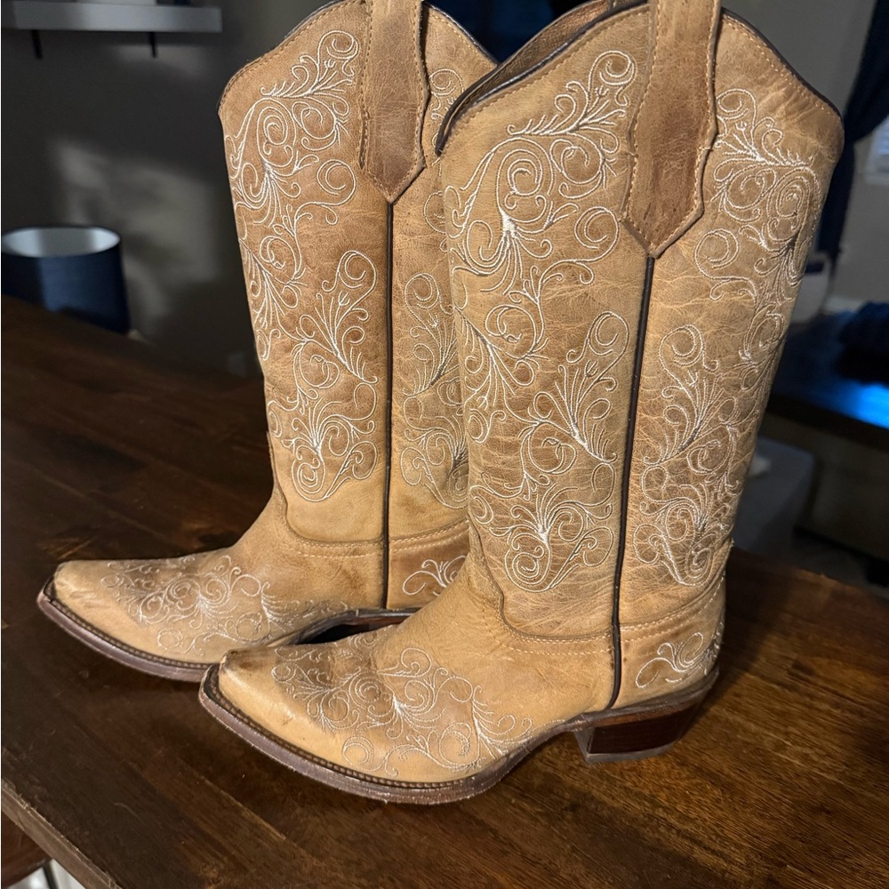Circle G Tan Western Cowboy Boots